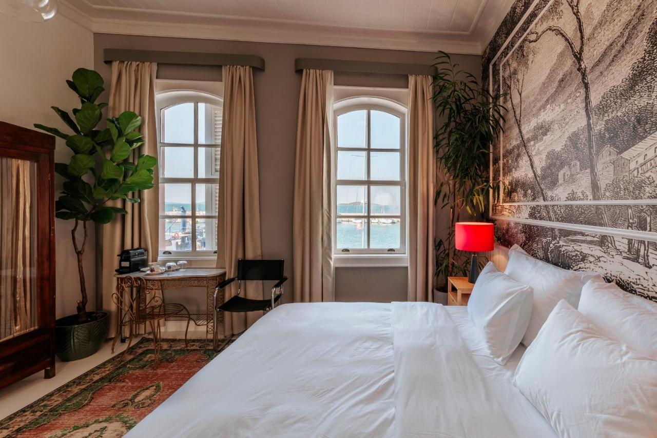 Guemruek Urla Hotel Ngoại thất bức ảnh